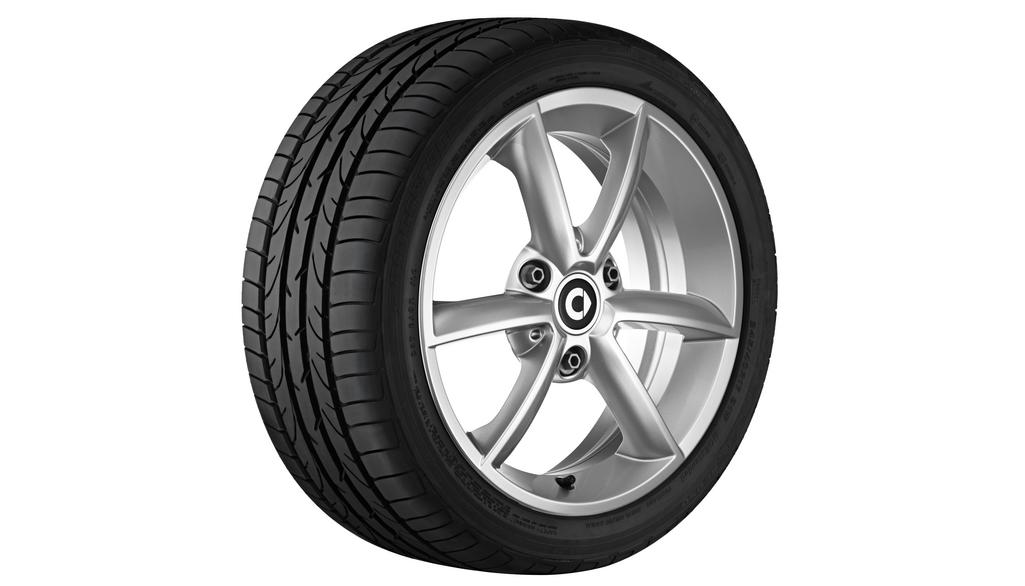 Driespaaks lichtmetalen velg, Design 8, 38,1 cm (15 inch), smart, 175/55 R15/, titaanzilver, A4514013102CA4L